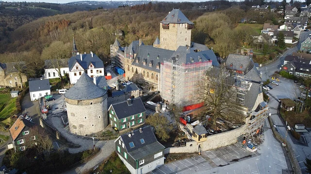 Schloss Burg über dem Wuppertal in Solingen-Burg
