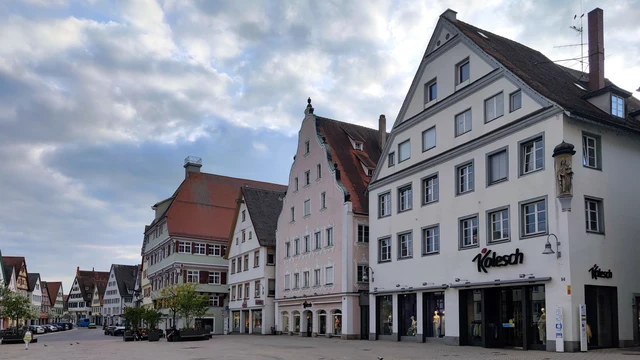 Historische Giebelhäuser am Marktplatz in Biberach an der Riß im Landkreis Biberach
