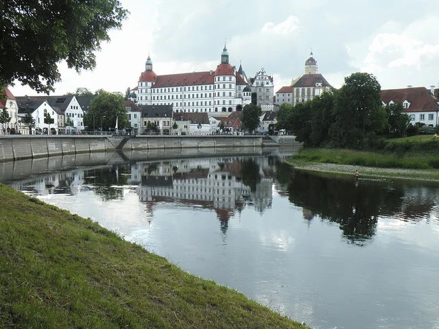Schloss und Altstadt an der Donau in Neuburg an der Donau